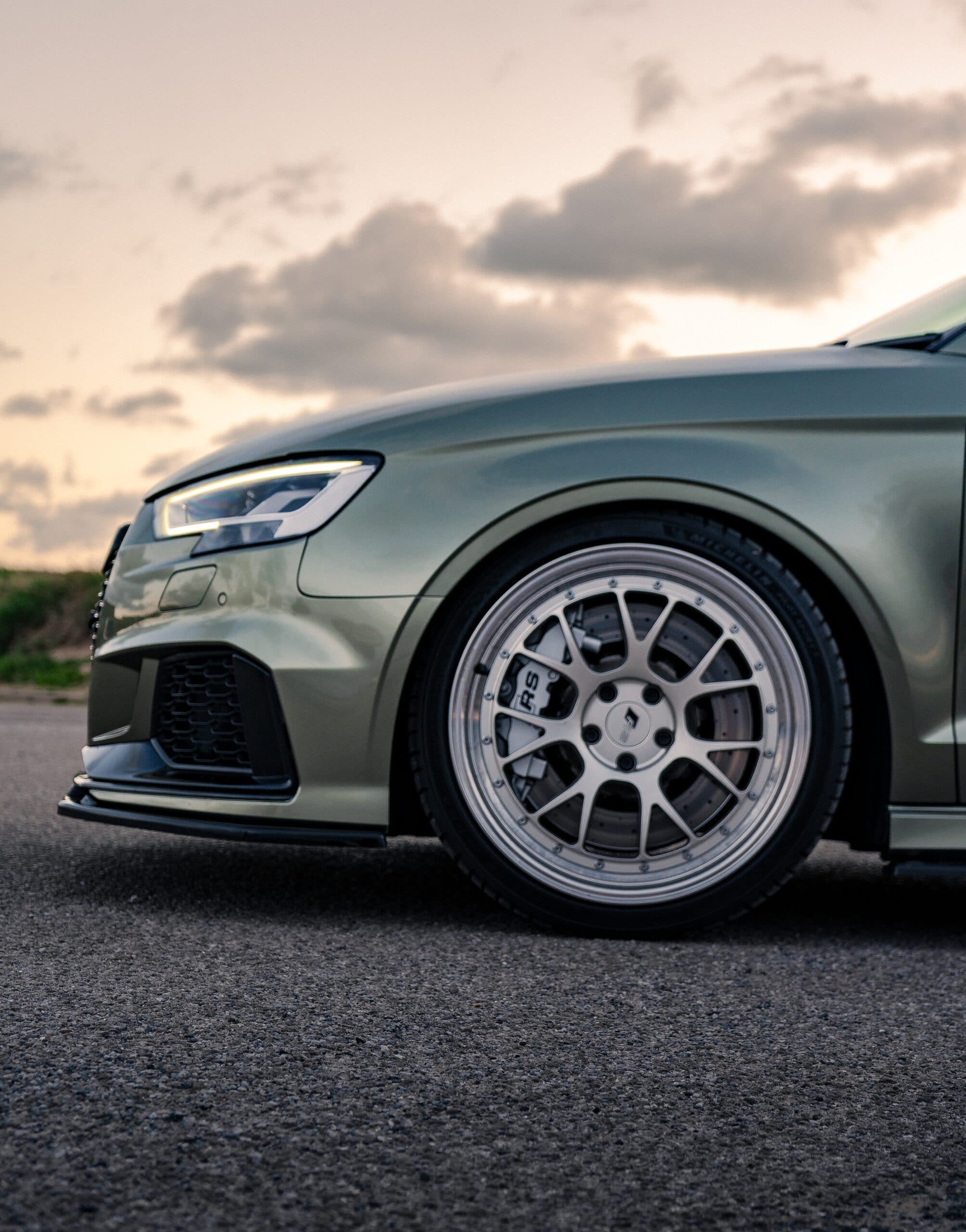 Audi RS3 saloon Y3 FCF: Front wheel