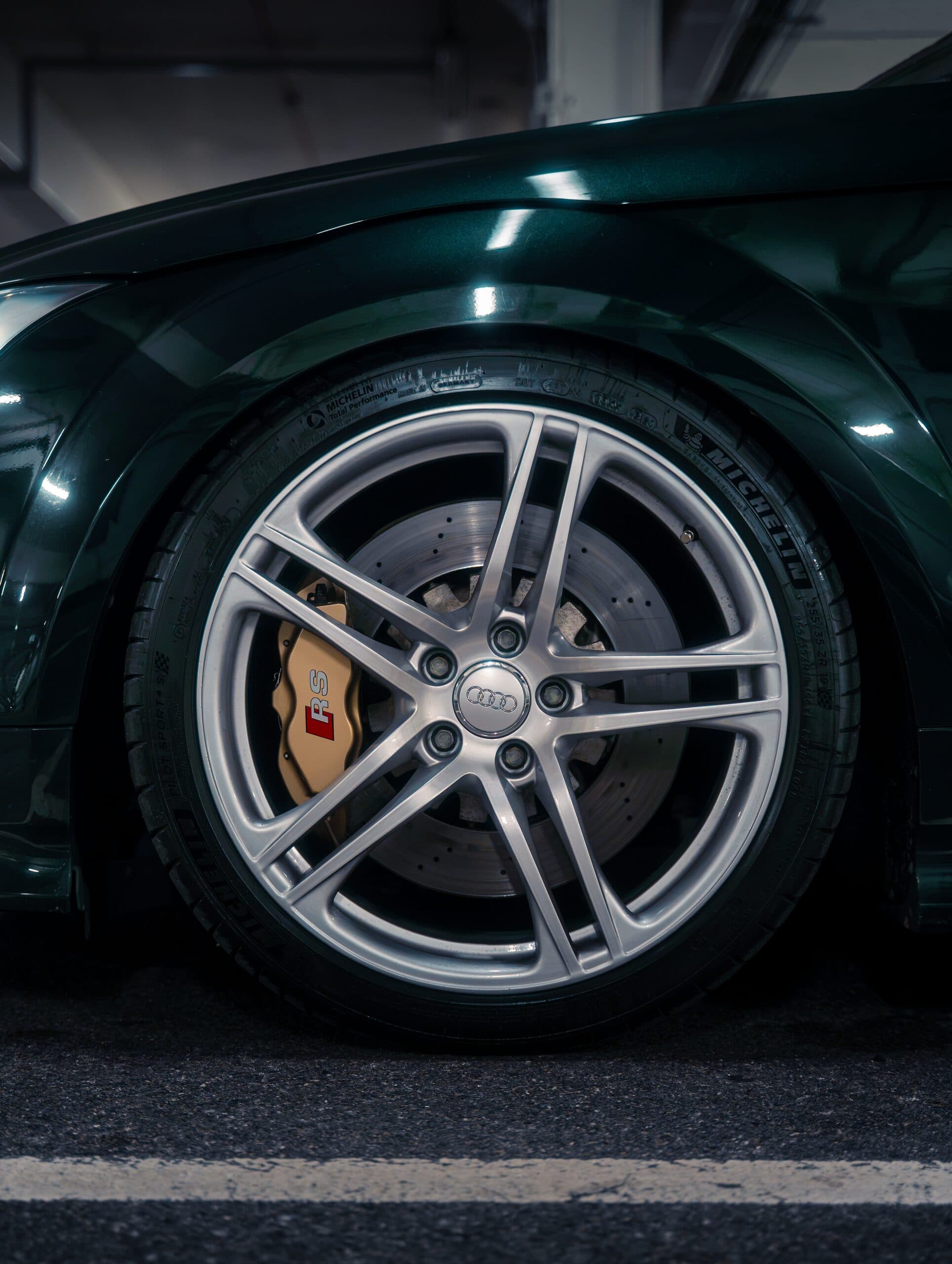Audi TT RS R50 JFO: Front wheel