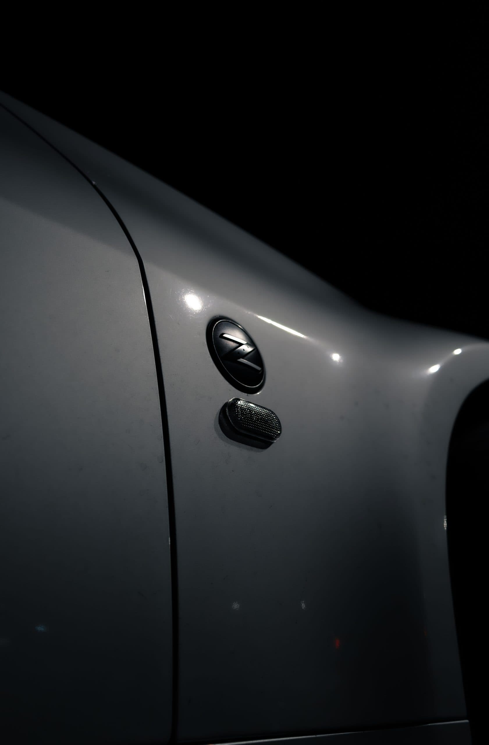 Nissan 350Z VN06 GKO: Side Emblem