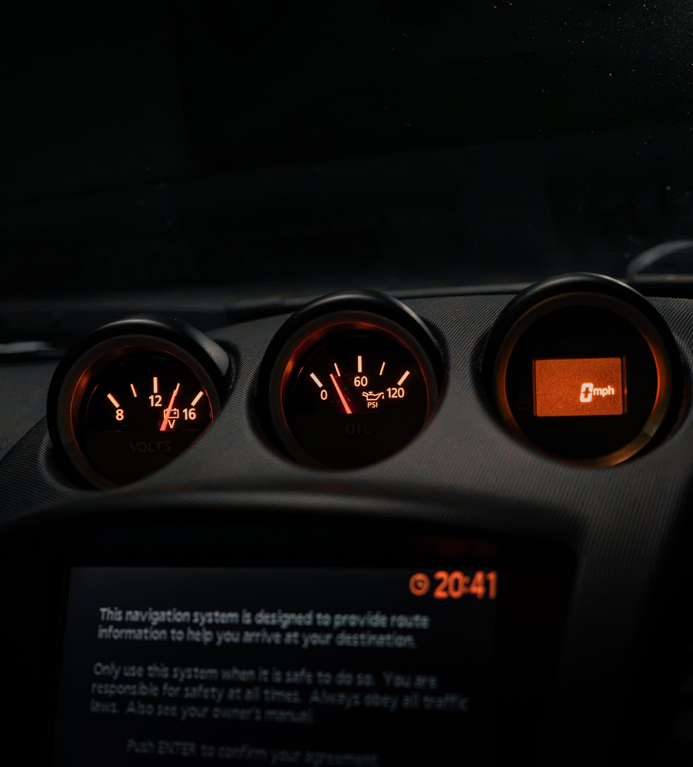 Nissan 350Z VN06 GKO: Center dials