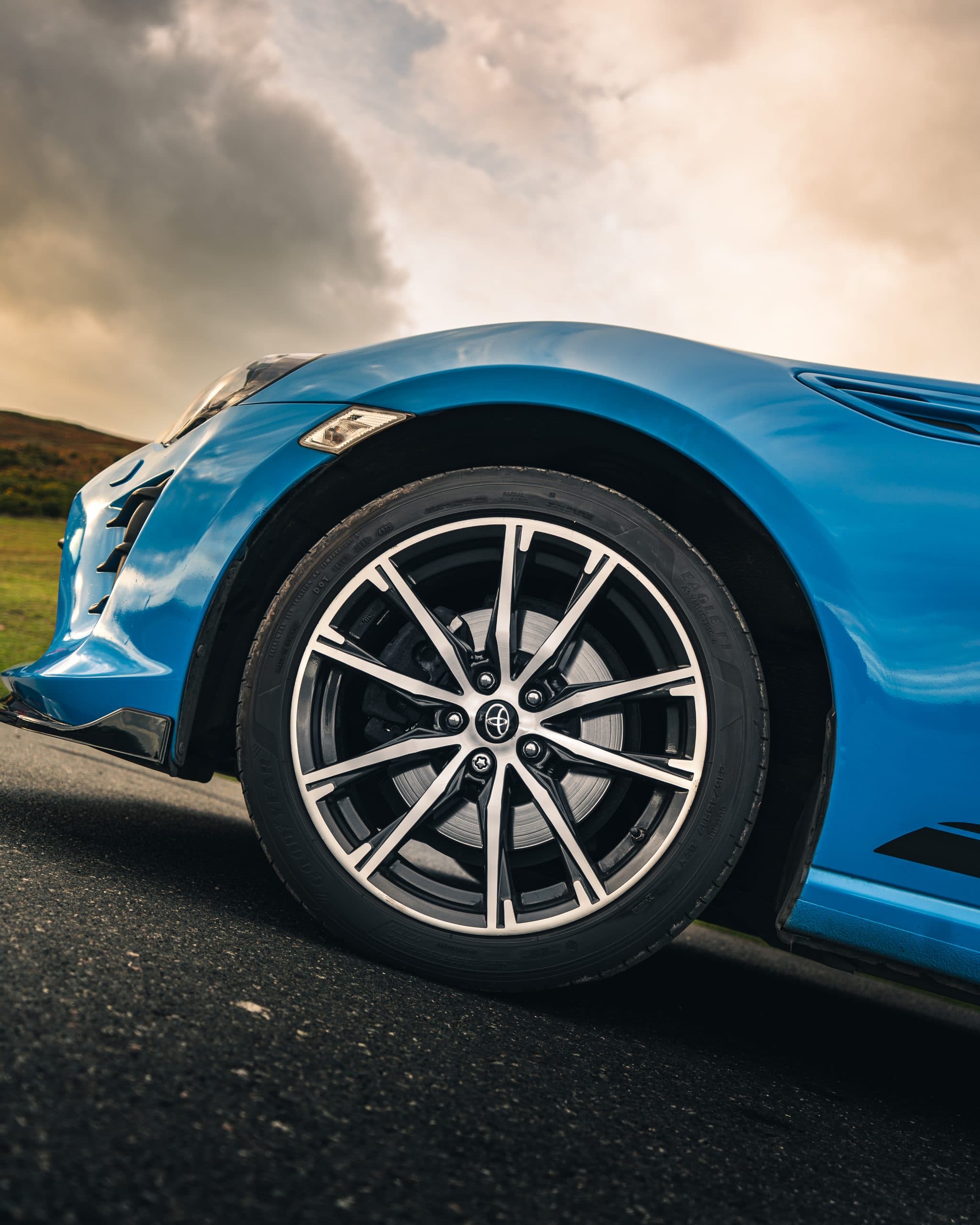 Toyota GT86 G28 TJE: Front wheel